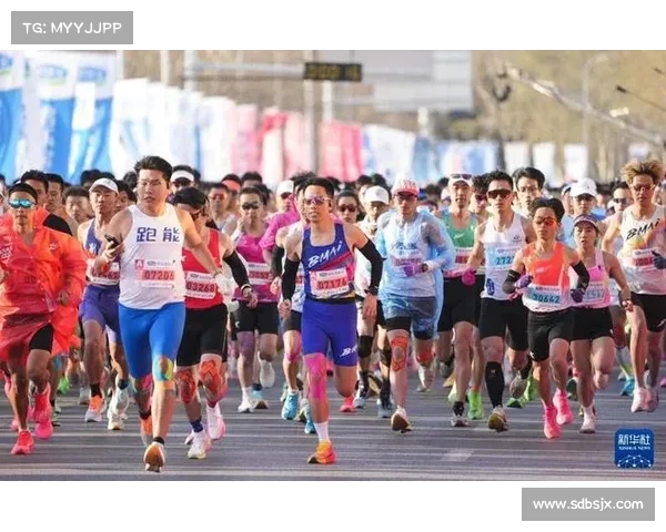 2025石家庄马拉松鸣枪开跑 汇聚万众热情共赴极限挑战 2025石家庄马拉松鸣枪开跑 汇聚万众热情共赴极限挑战